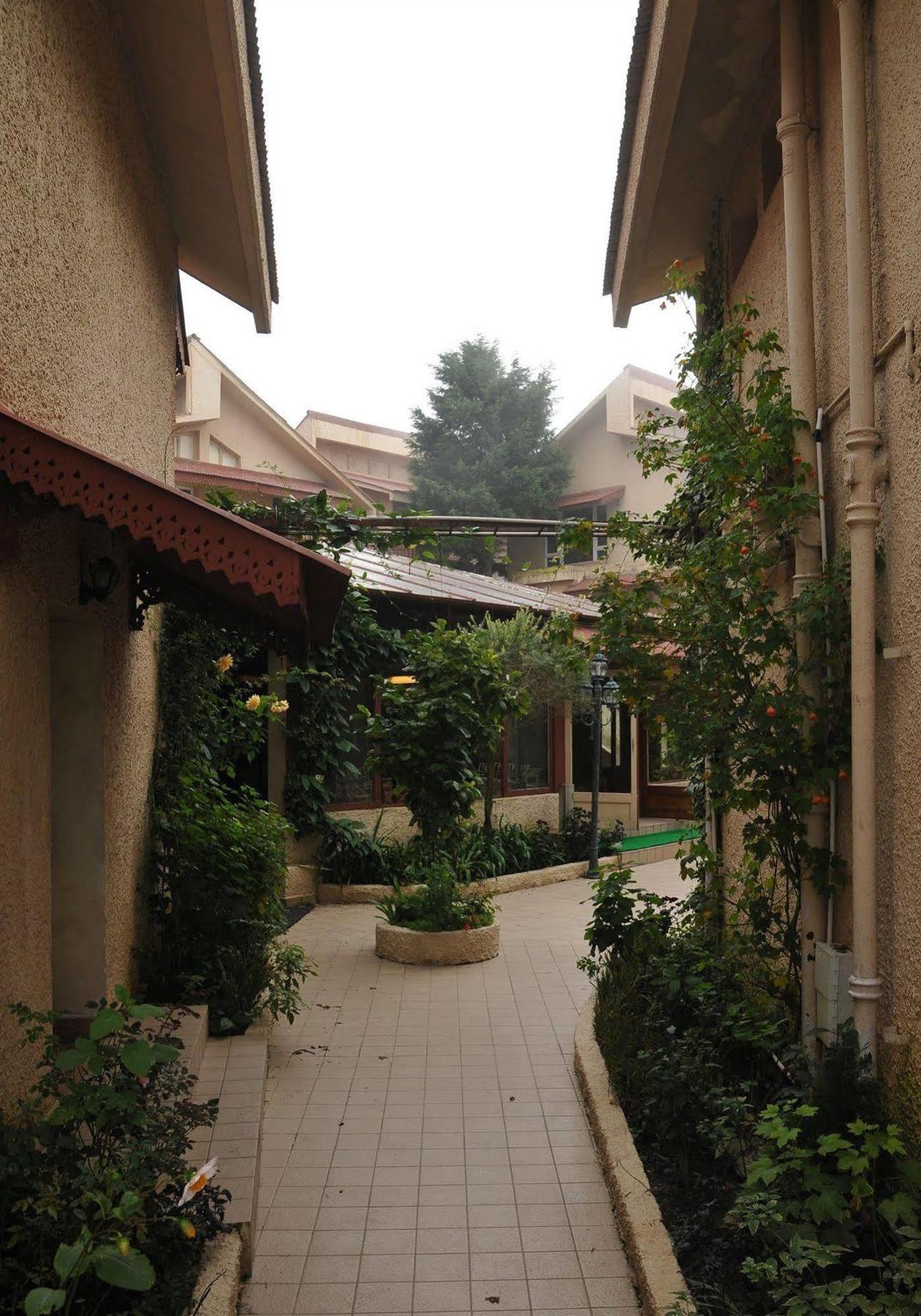 Club Mahindra Mussoorie Hotel Bagian luar foto