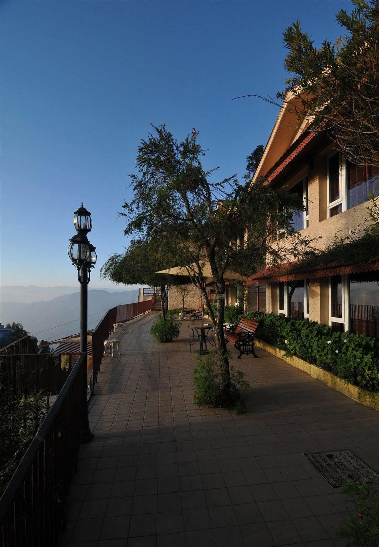 Club Mahindra Mussoorie Hotel Bagian luar foto
