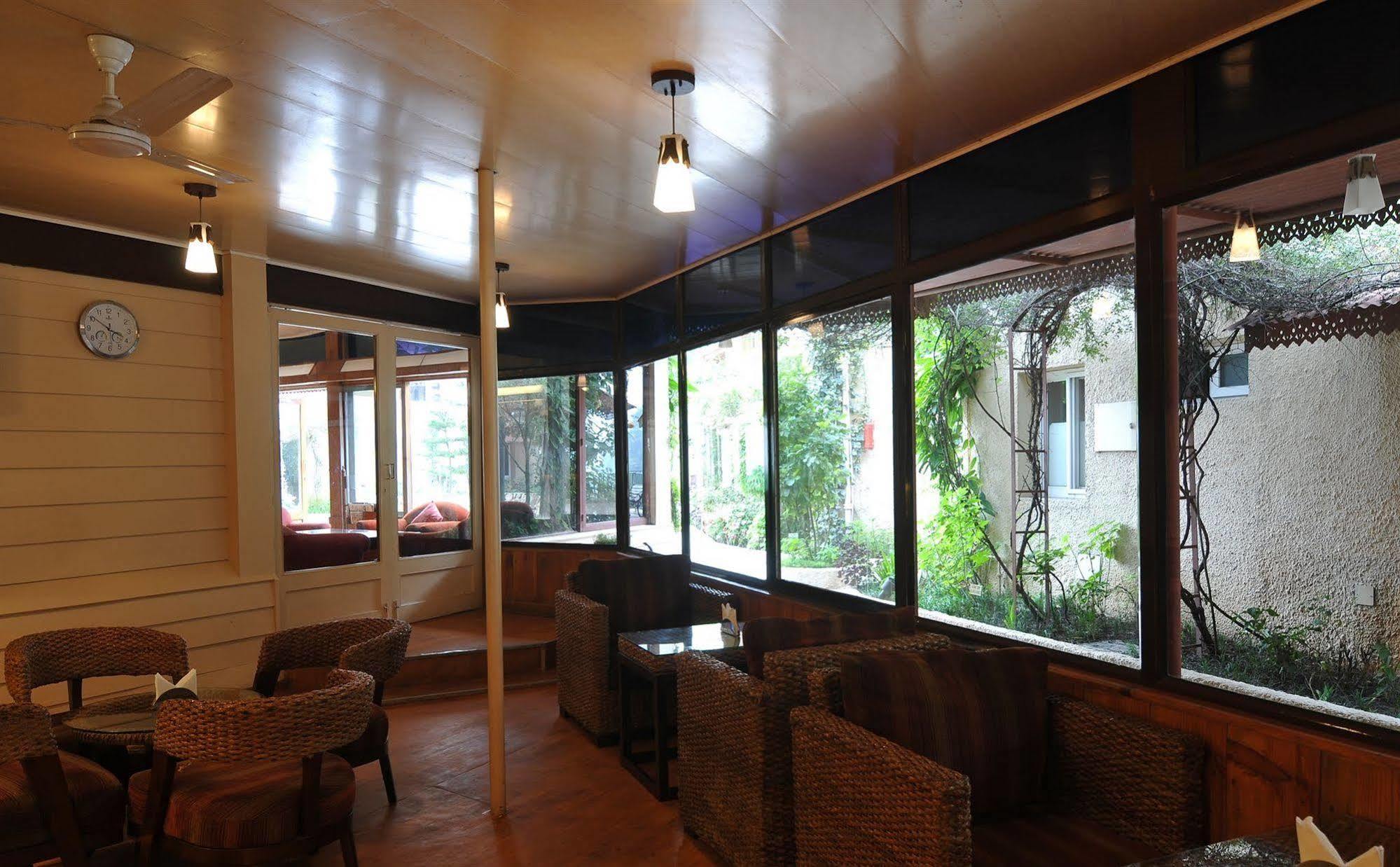 Club Mahindra Mussoorie Hotel Bagian luar foto