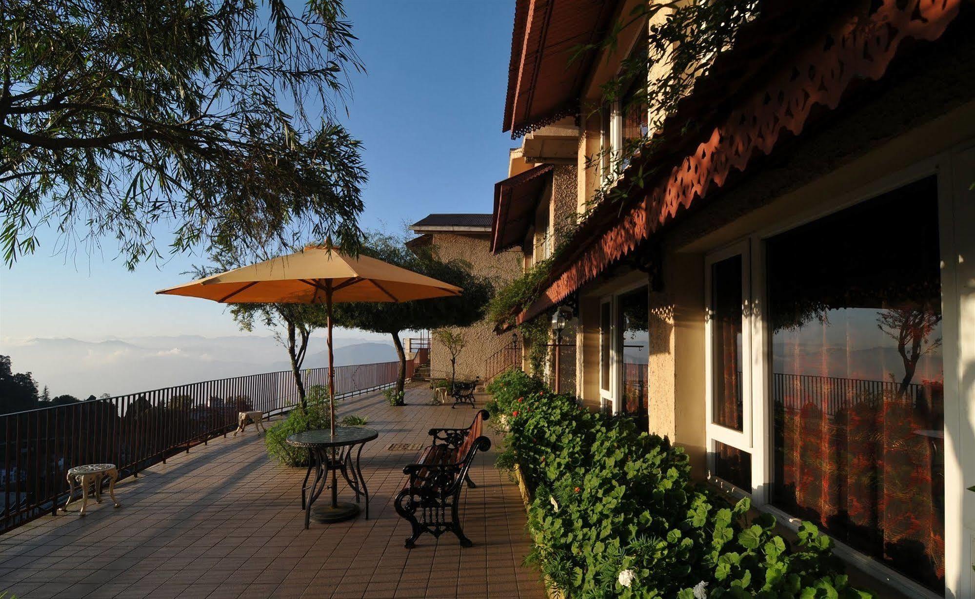 Club Mahindra Mussoorie Hotel Bagian luar foto